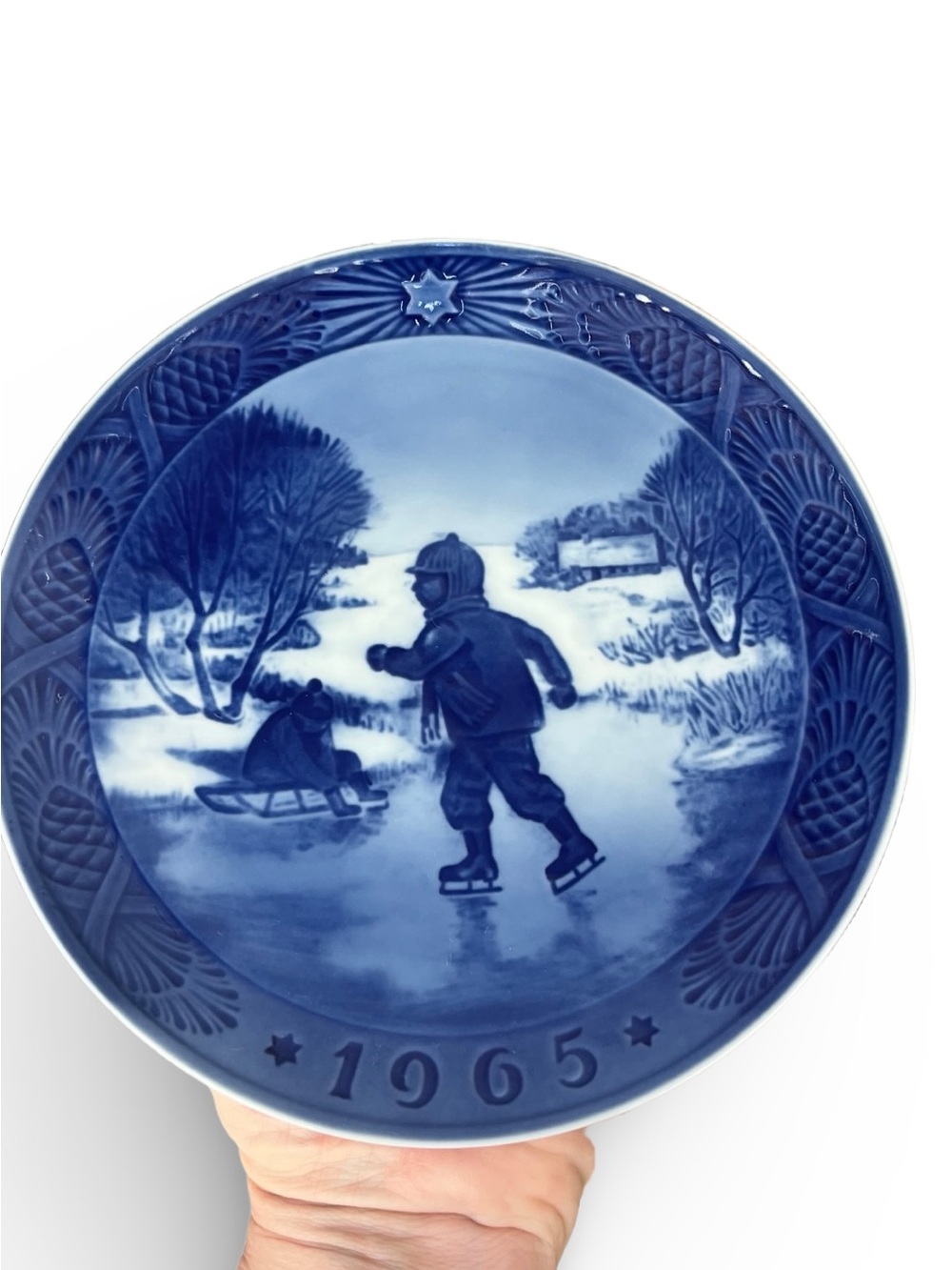 Royal Copenhagen Blue Christmas Plate 7”“Little Skaters” Kai Lange 1965